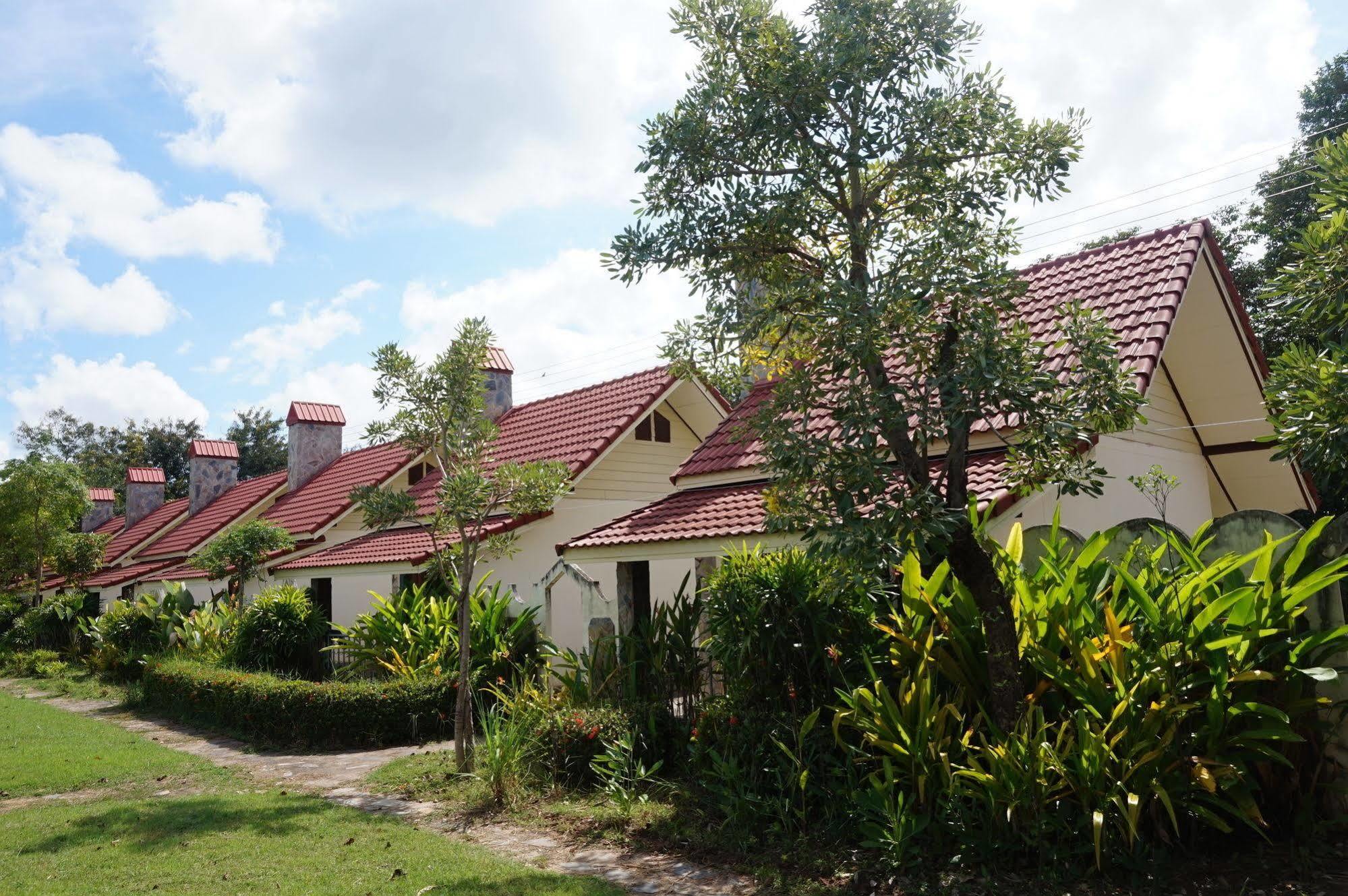 Ratchapreuk Resort Kalasin Buitenkant foto